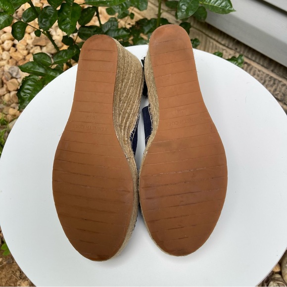 Kenneth Cole Olivia Navy Blue Suede Wedge Platform Sandal Size 9.5M - Picture 10 of 10